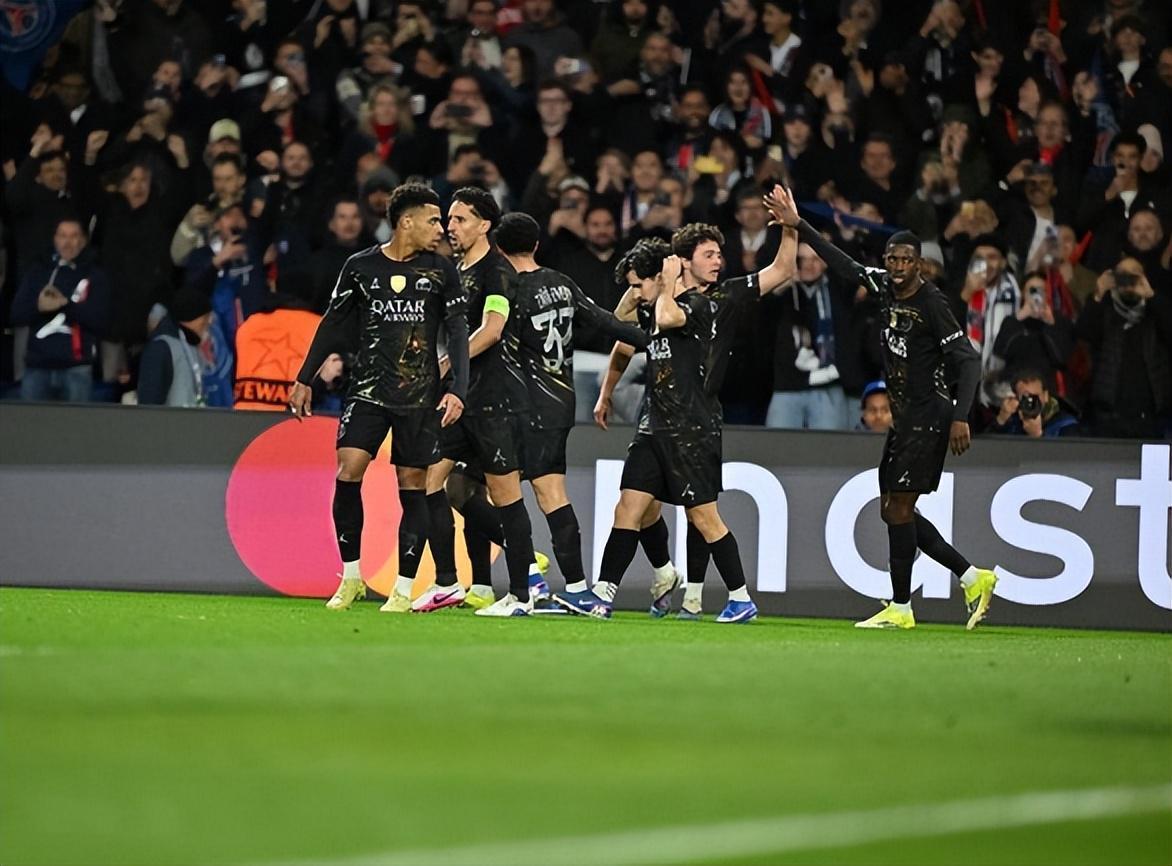 开云体育-5:2！门将超巨失误，大巴黎复仇切尔西，英超6队淘汰赛无一胜绩