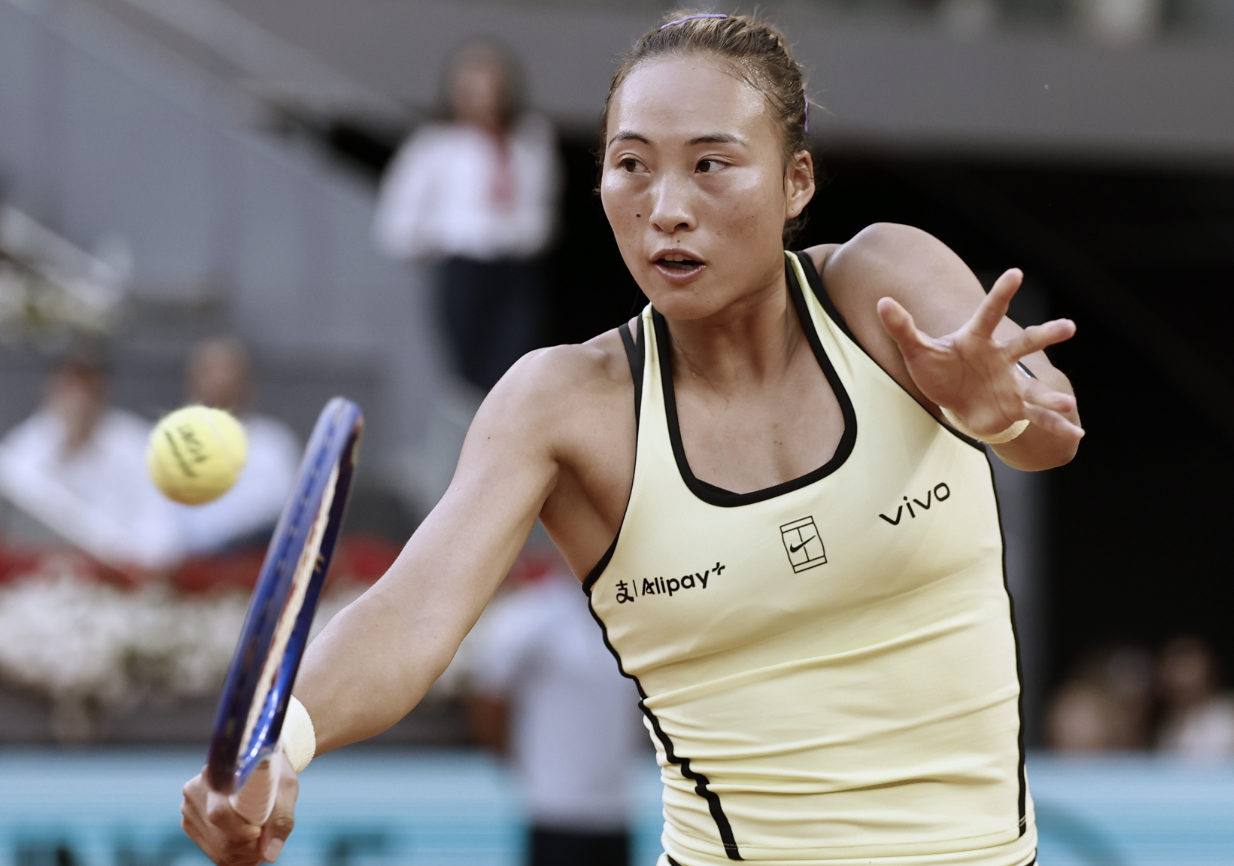 开云平台-世界排名跌到53位 郑钦文太沮丧：其他都挺好就一点没打好 还得练